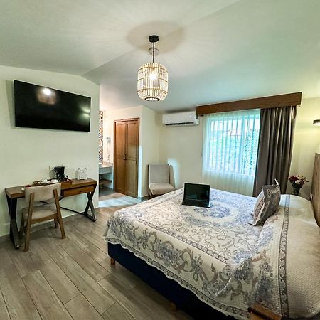 גואדלחארה Hotel Isabel מראה חיצוני תמונה