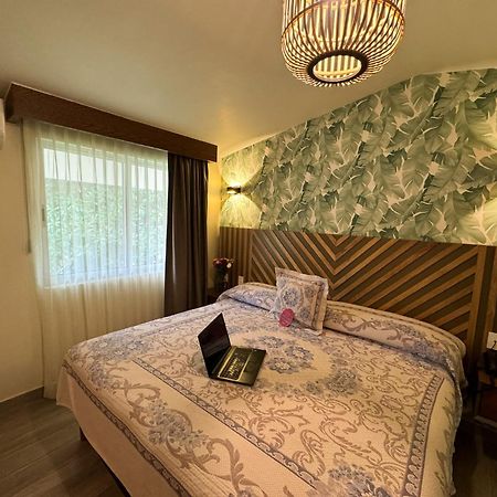 גואדלחארה Hotel Isabel מראה חיצוני תמונה