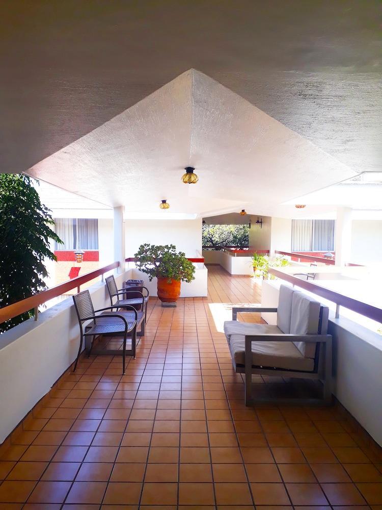 גואדלחארה Hotel Isabel מראה חיצוני תמונה