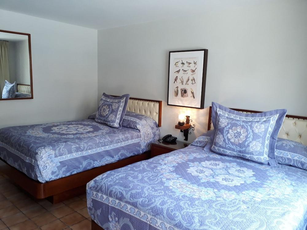 גואדלחארה Hotel Isabel מראה חיצוני תמונה