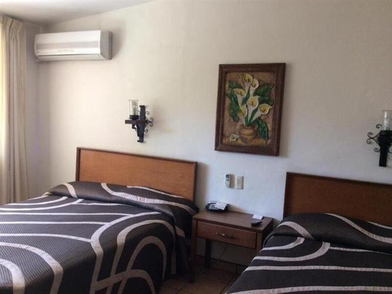 גואדלחארה Hotel Isabel מראה חיצוני תמונה
