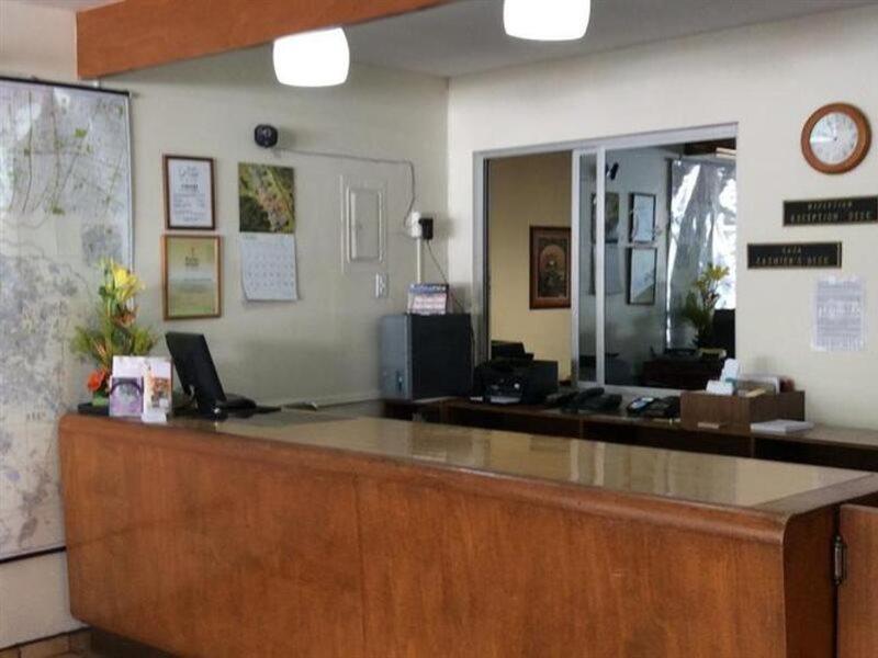 גואדלחארה Hotel Isabel מראה חיצוני תמונה