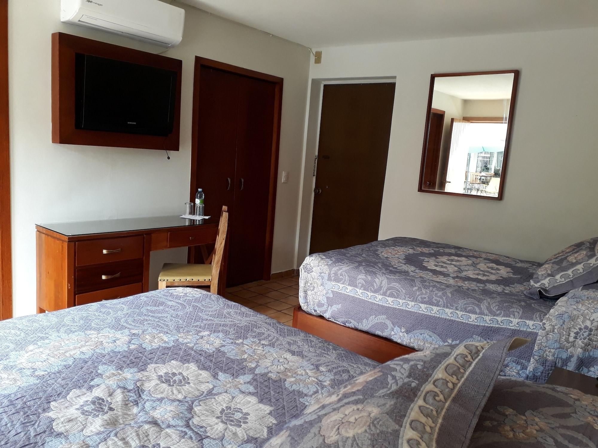 גואדלחארה Hotel Isabel מראה חיצוני תמונה