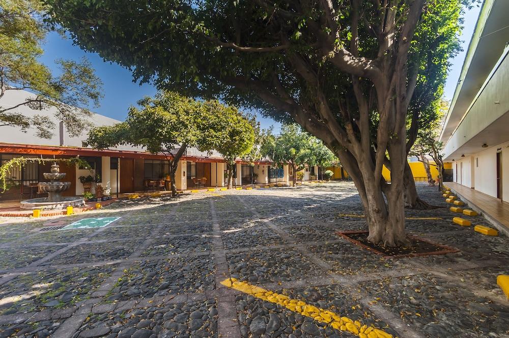 גואדלחארה Hotel Isabel מראה חיצוני תמונה