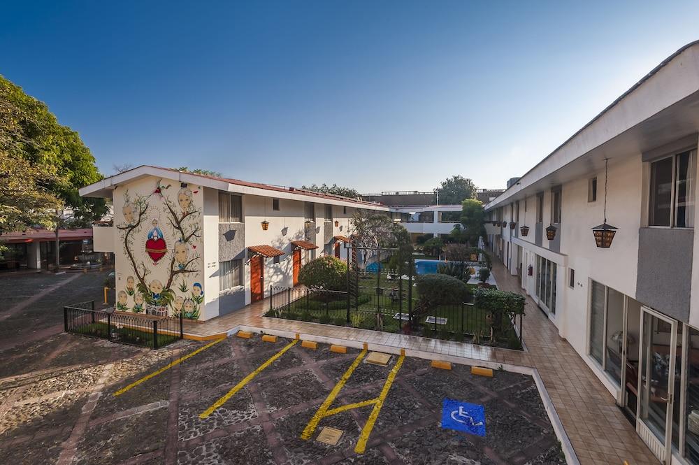 גואדלחארה Hotel Isabel מראה חיצוני תמונה