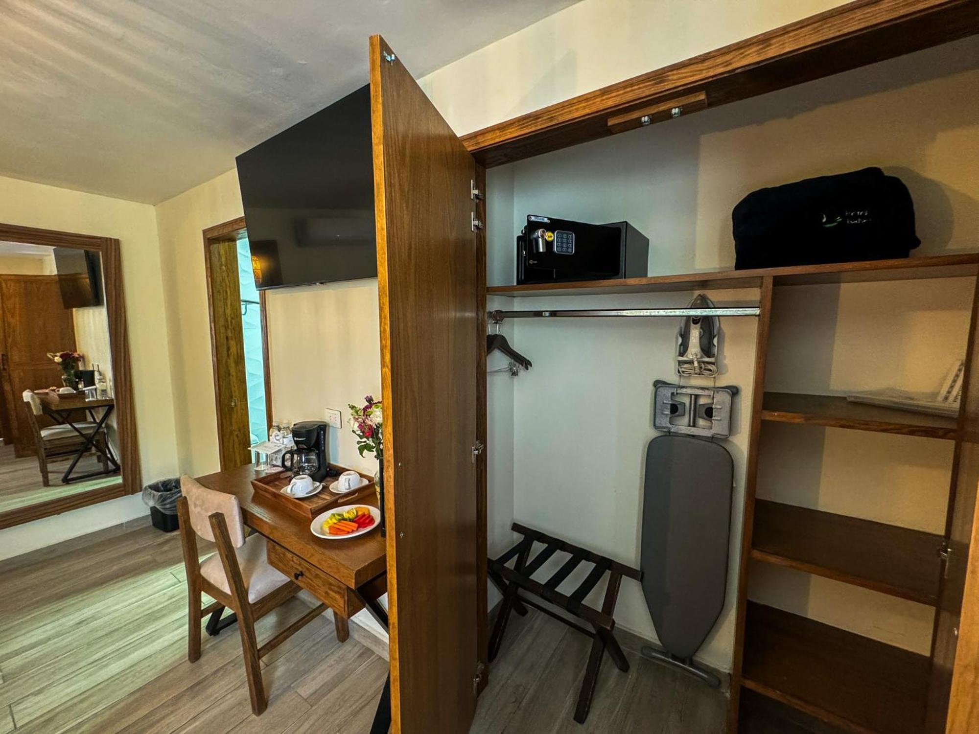 גואדלחארה Hotel Isabel מראה חיצוני תמונה