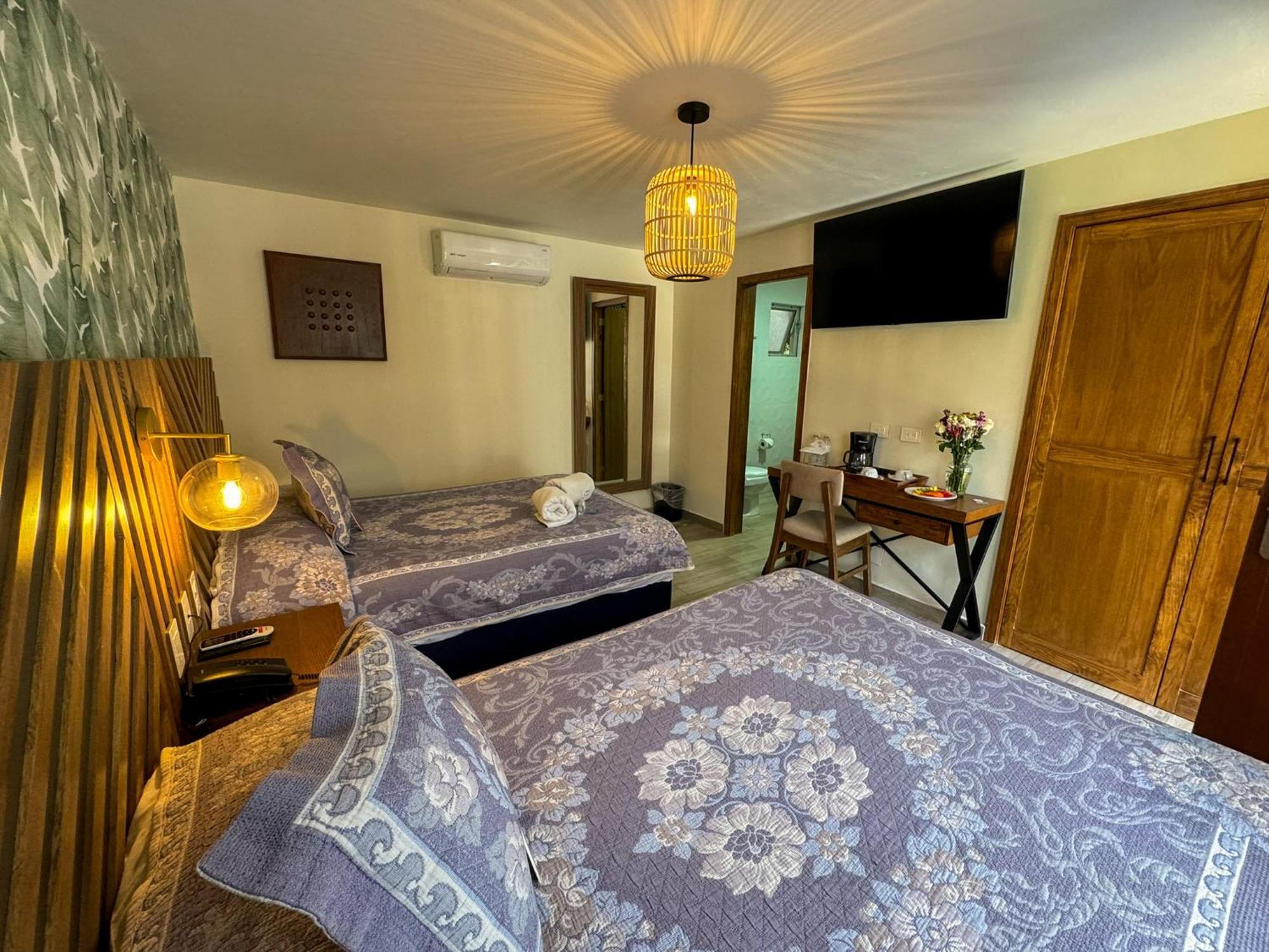 גואדלחארה Hotel Isabel מראה חיצוני תמונה