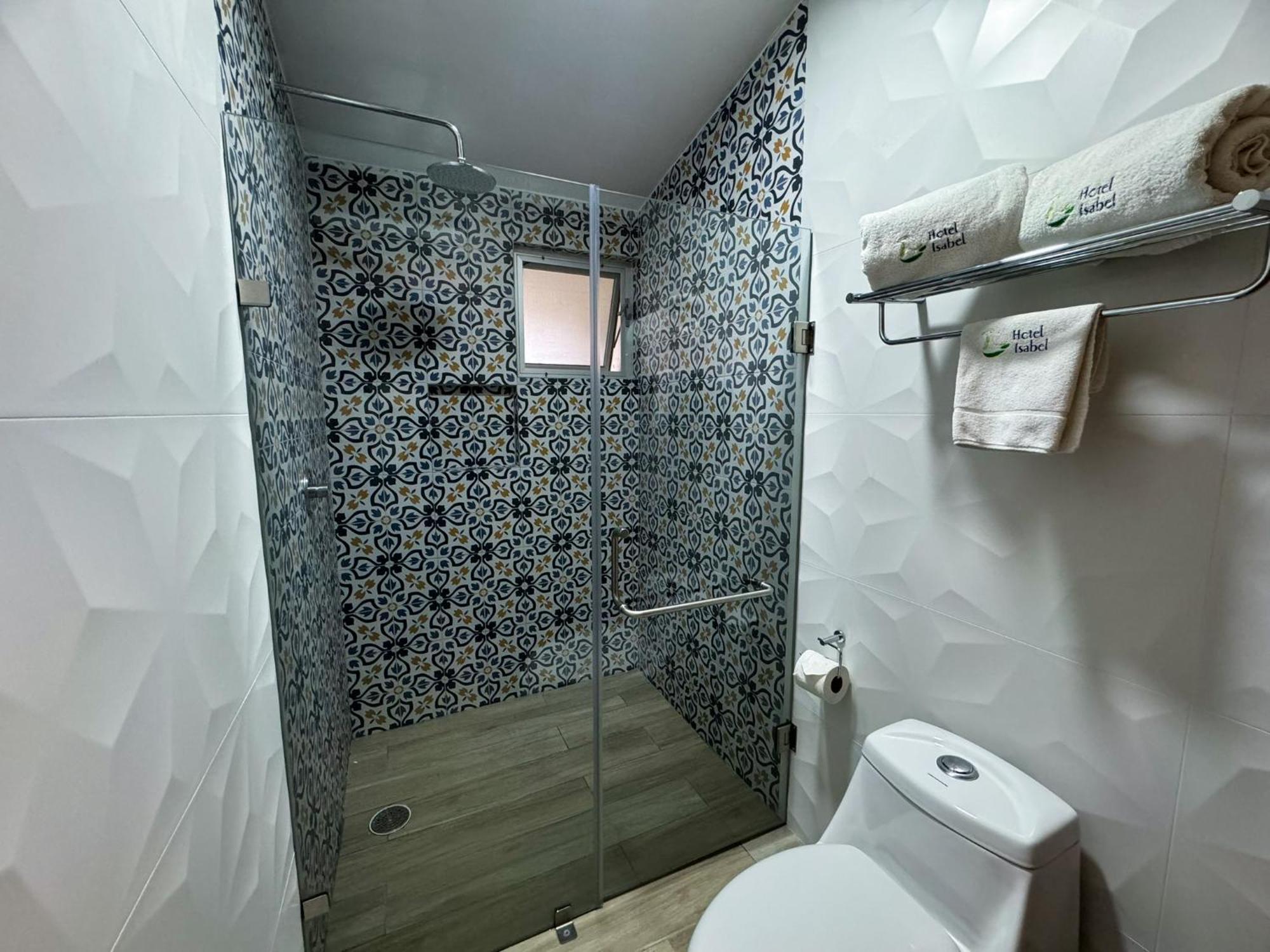 גואדלחארה Hotel Isabel מראה חיצוני תמונה