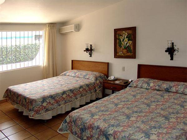 גואדלחארה Hotel Isabel חדר תמונה
