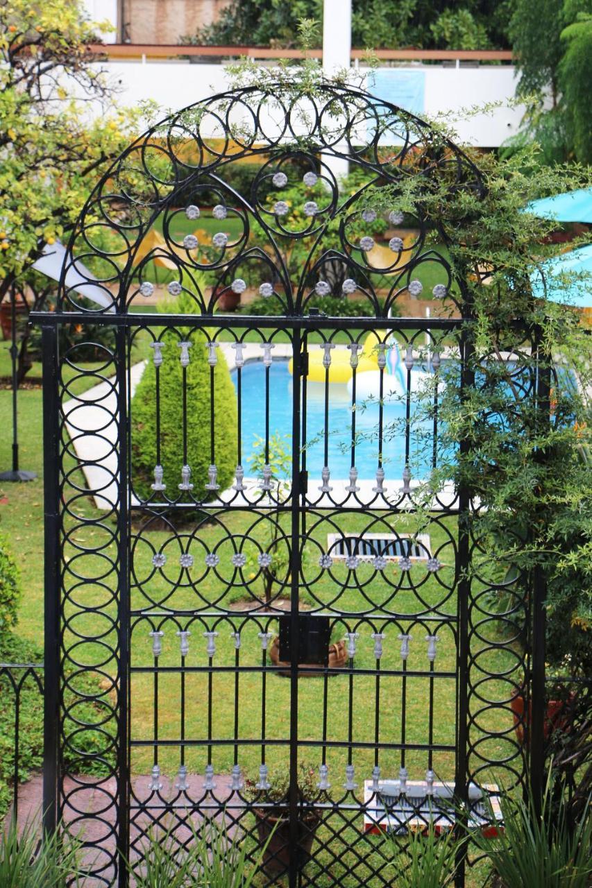 גואדלחארה Hotel Isabel מראה חיצוני תמונה
